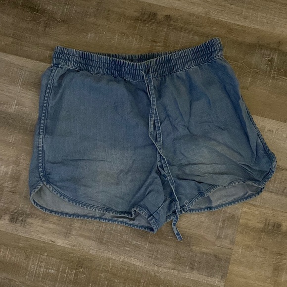 Juicy Couture Denim Shorts - Picture 1 of 3